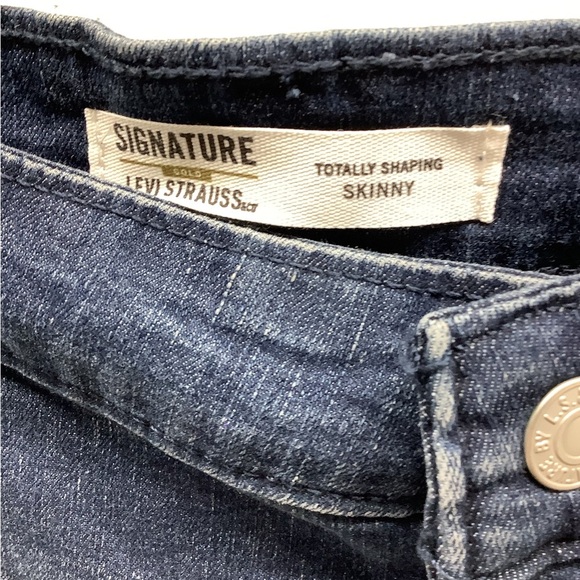 Signature Gold Size 26M Levi Strauss Totally Shaping Skinny Jeans. New - Picture 5 of 8
